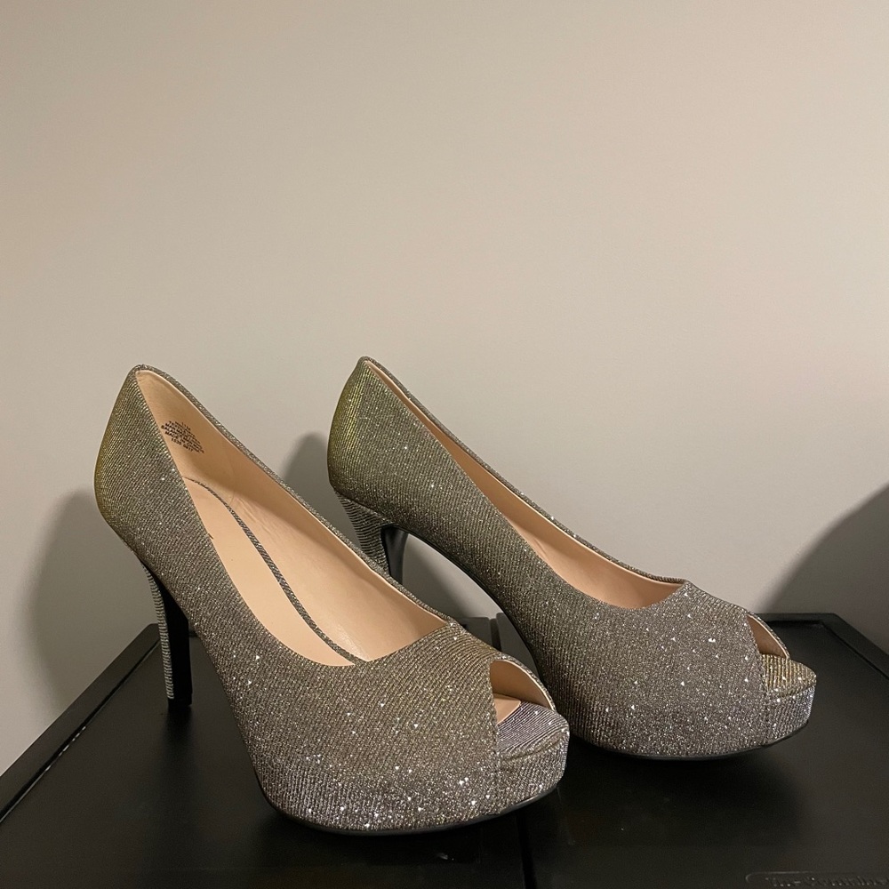NWOT Nine West Peep Toe Heels sz 11